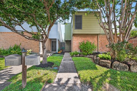 Photo of 1917 Trixie Lane, Houston, TX 77042 (MLS # 76862225)