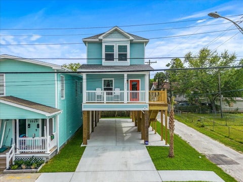 Photo of 3211 Avenue K, Galveston, TX 77550 (MLS # 76003140)