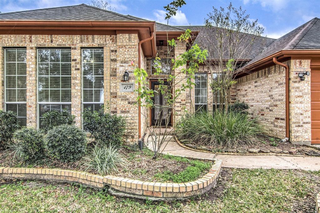 Photo of 179 Greenridge Circle, League City, TX 77573 (MLS # 42680296)