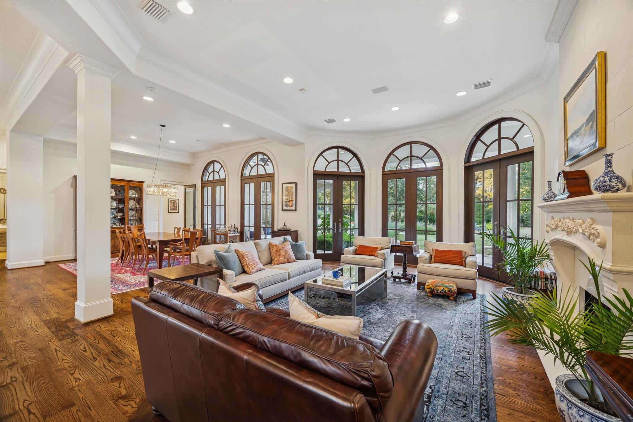 47 N Regent Oak