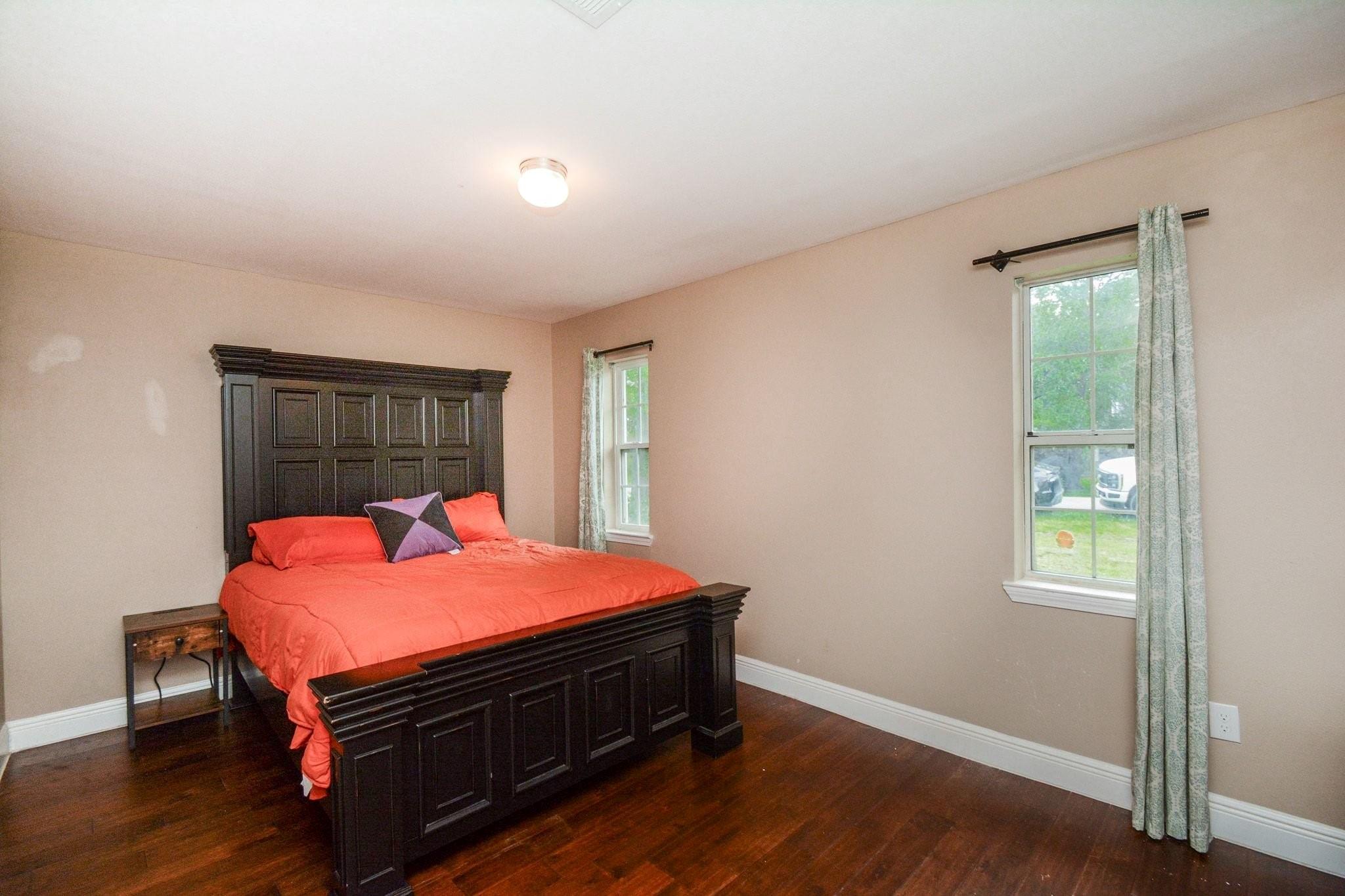 1402 Chestnut Ridge Rd