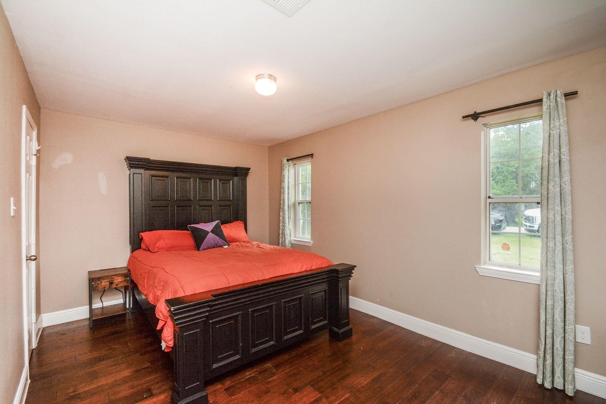 1402 Chestnut Ridge Rd