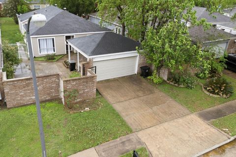 Photo of 16235 Olive Glen Drive, Houston, TX 77082 (MLS # 83875537)