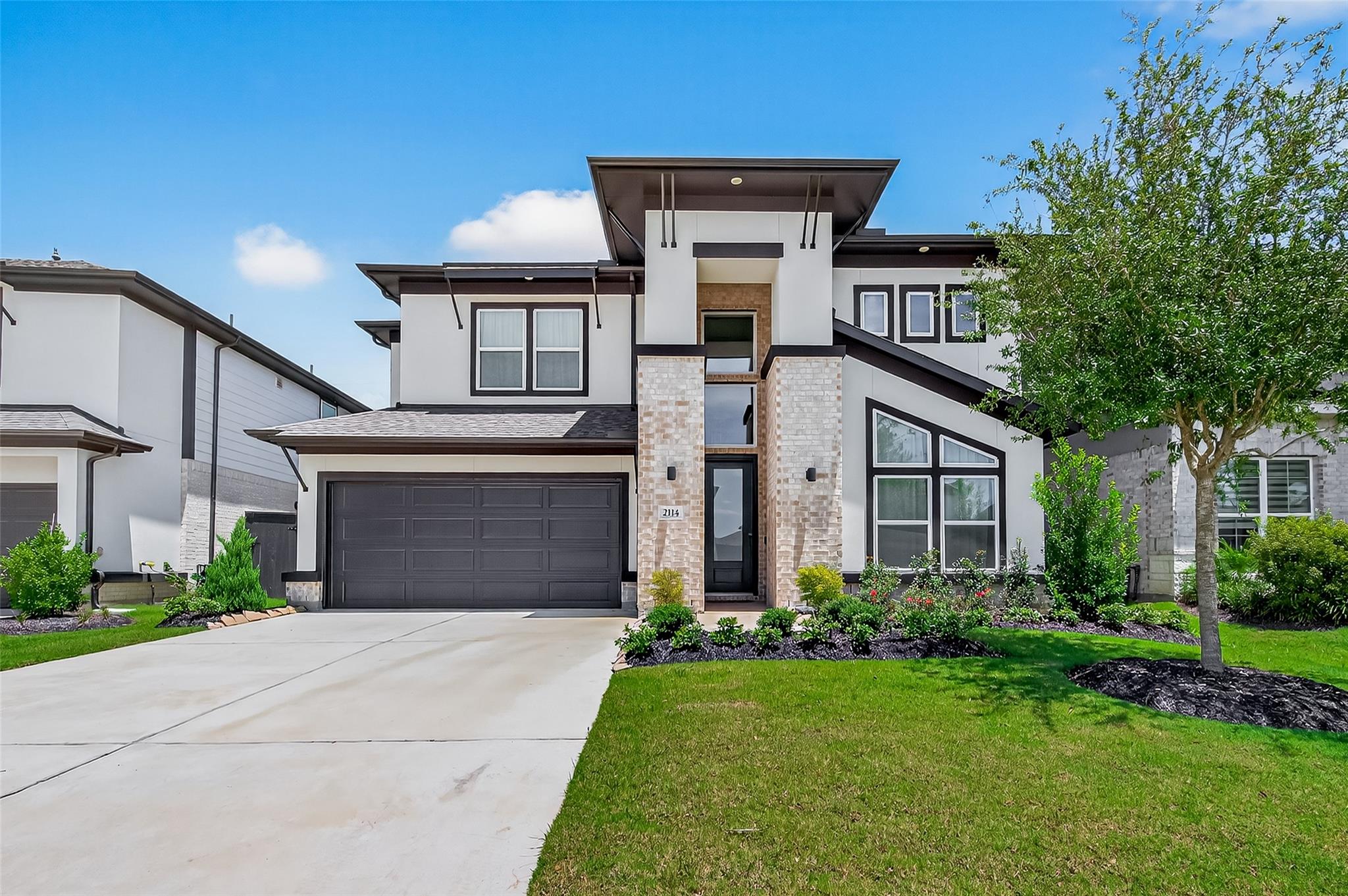 2114 Cool Greens Street