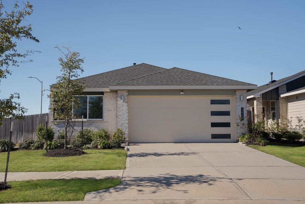 Photo of 12732 Basinghall Lane, Houston, TX 77047 (MLS # 10943151)