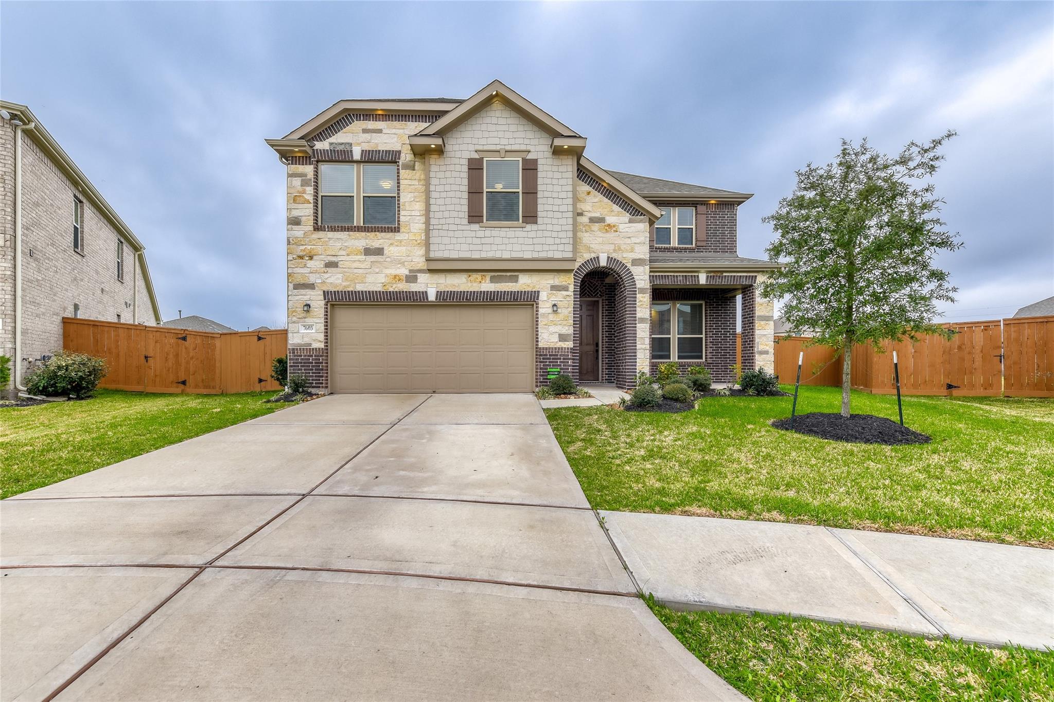 7603 Royal Oasis Lane