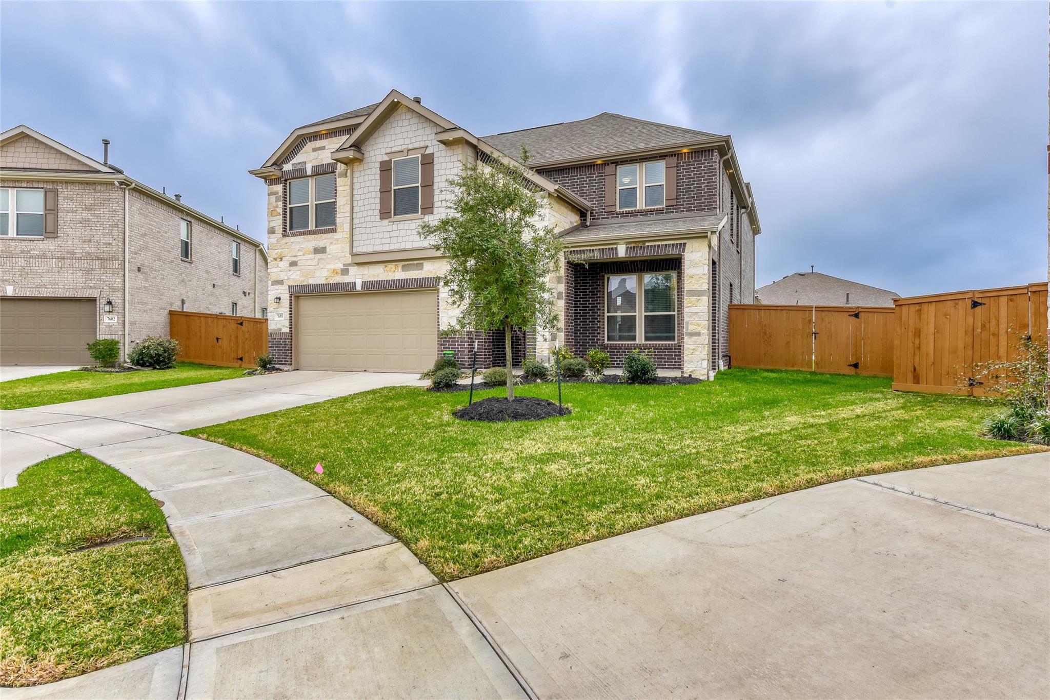 7603 Royal Oasis Lane