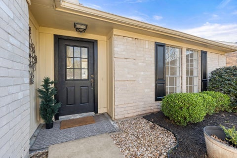 Photo of 3932 Frontier Dr Drive, Sugar Land, TX 77479 (MLS # 65816579)
