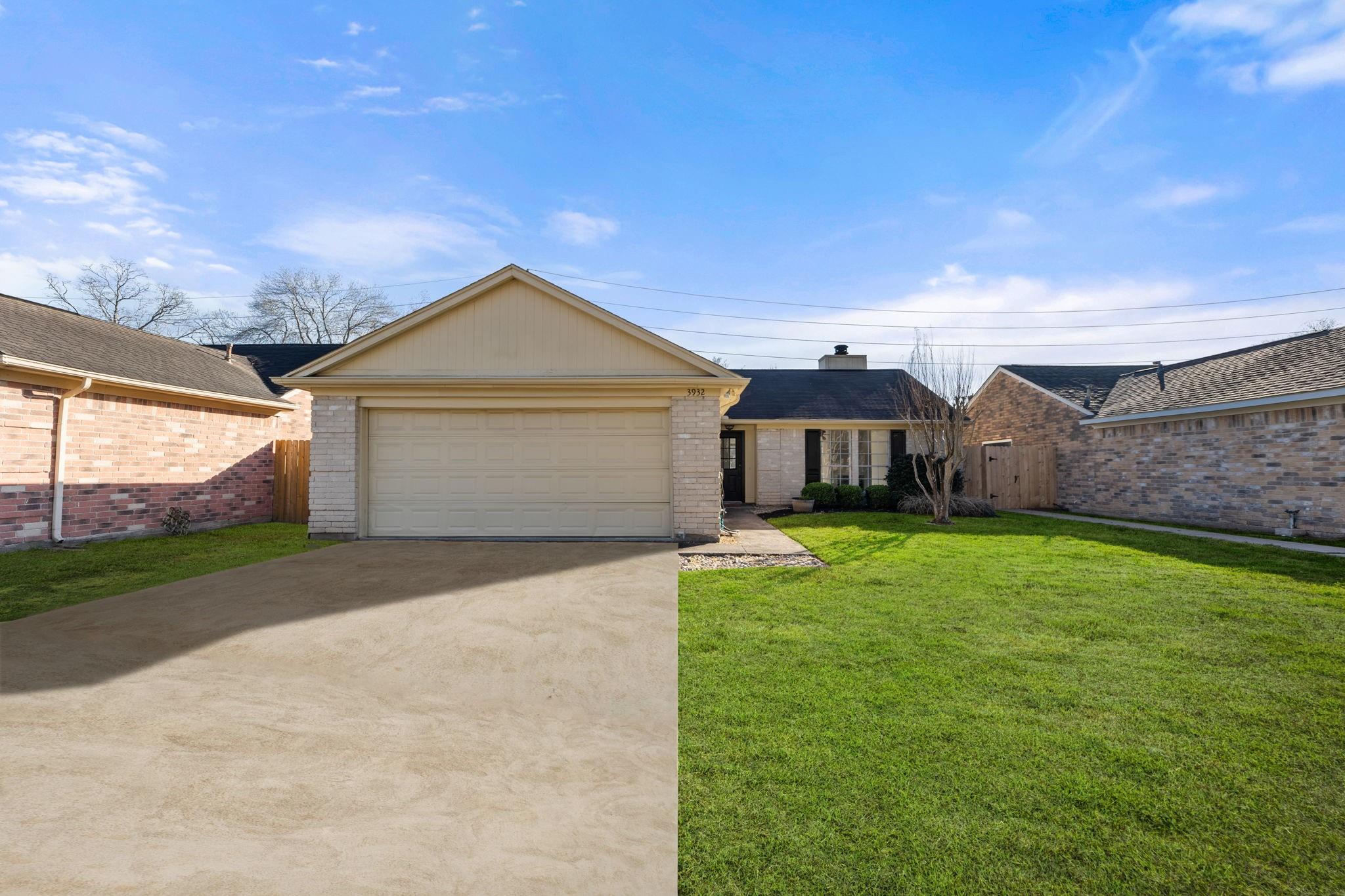 3932 Frontier Dr Drive