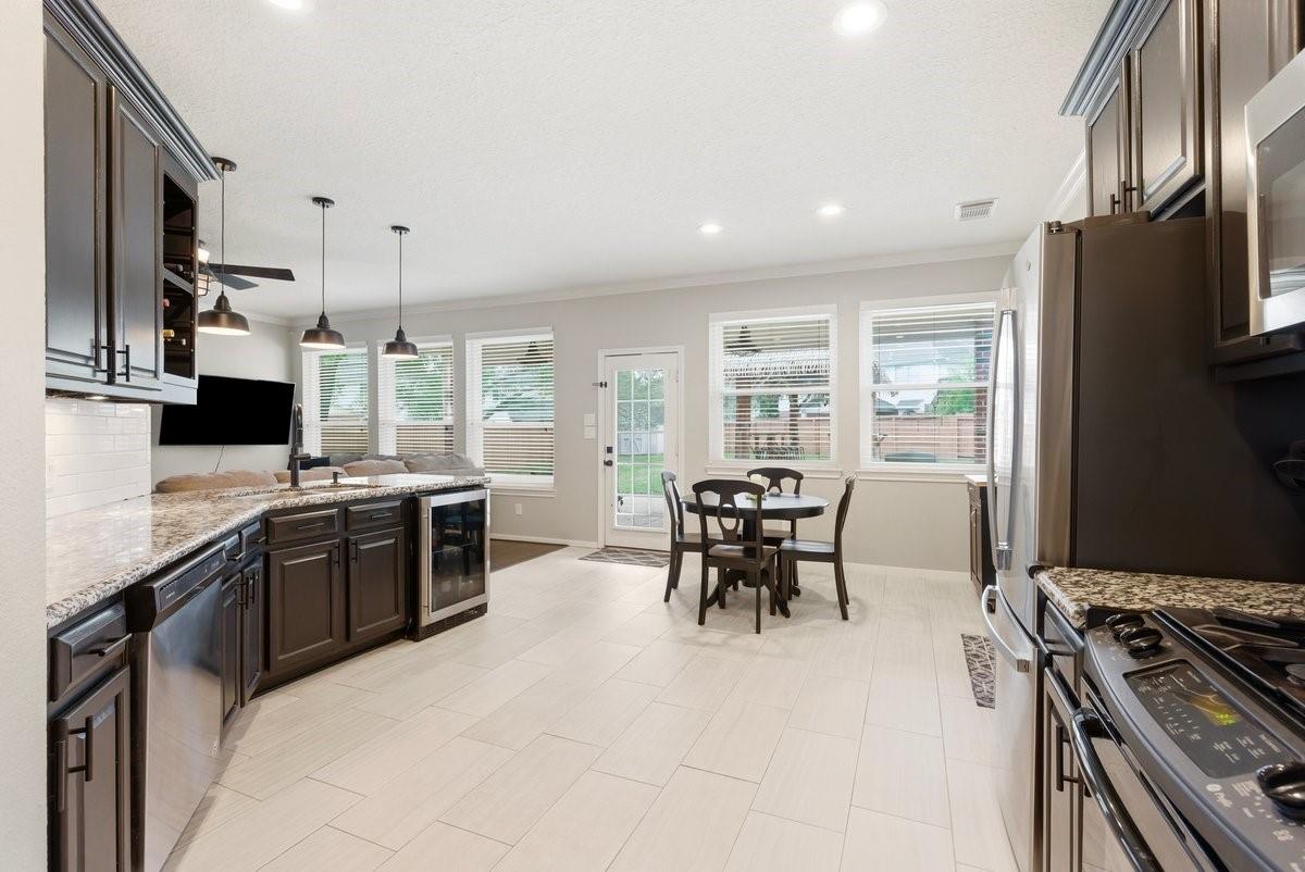 3820 Lake View Drive