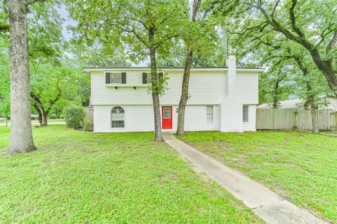 Photo of 912 Brook Forest Drive, Conroe, TX 77385 (MLS # 12236292)