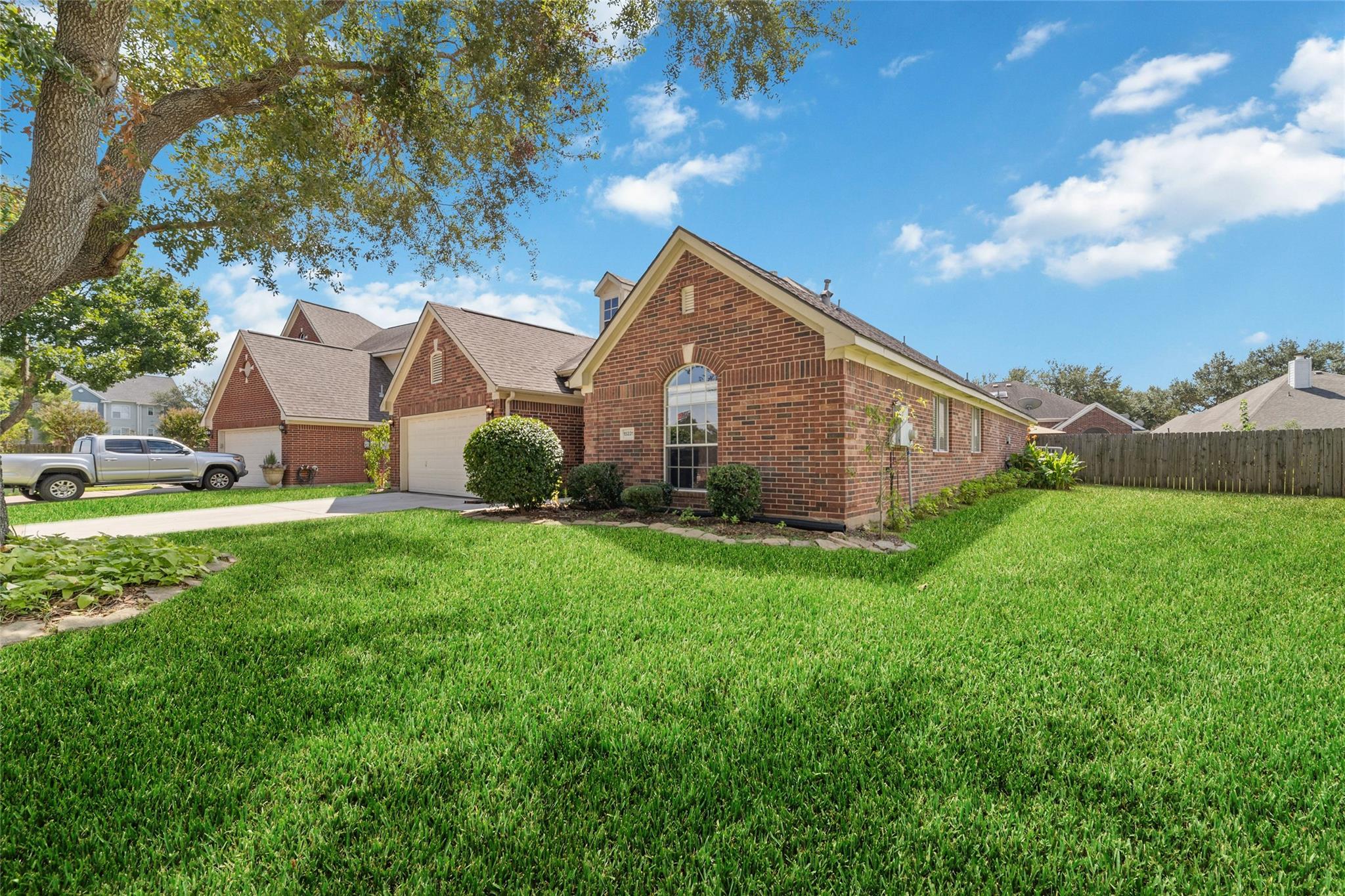 15231 Bridge Oak Lane