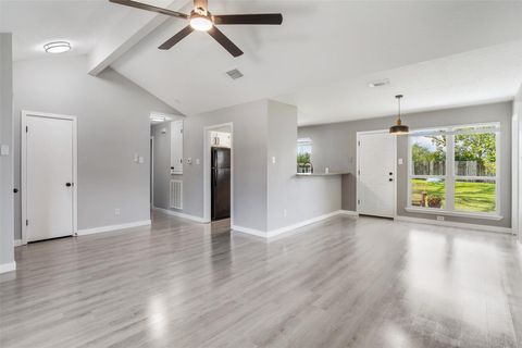 Photo of 509 Landing Boulevard, League City, TX 77573 (MLS # 57125144)