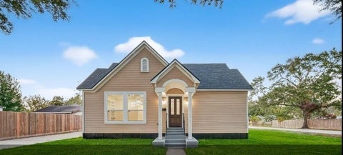 Photo of 2725 Avenue F, Rosenberg, TX 77471 (MLS # 97321436)