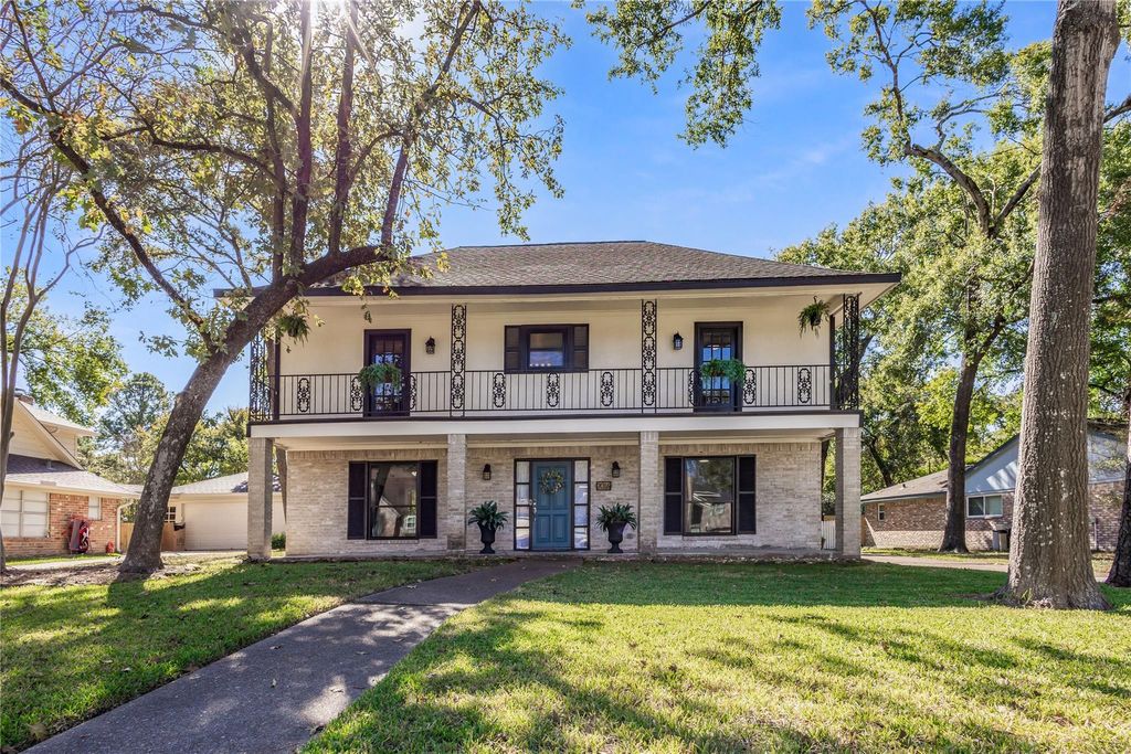 Photo of 2016 Pine River Drive, Houston, TX 77339 (MLS # 73002522)
