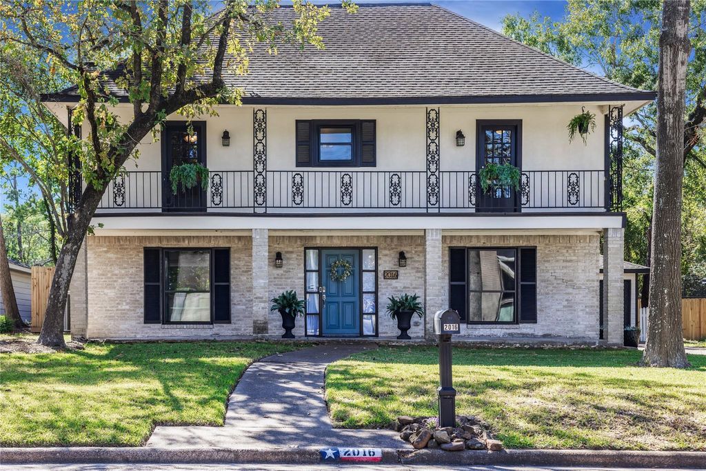 Photo of 2016 Pine River Drive, Houston, TX 77339 (MLS # 73002522)