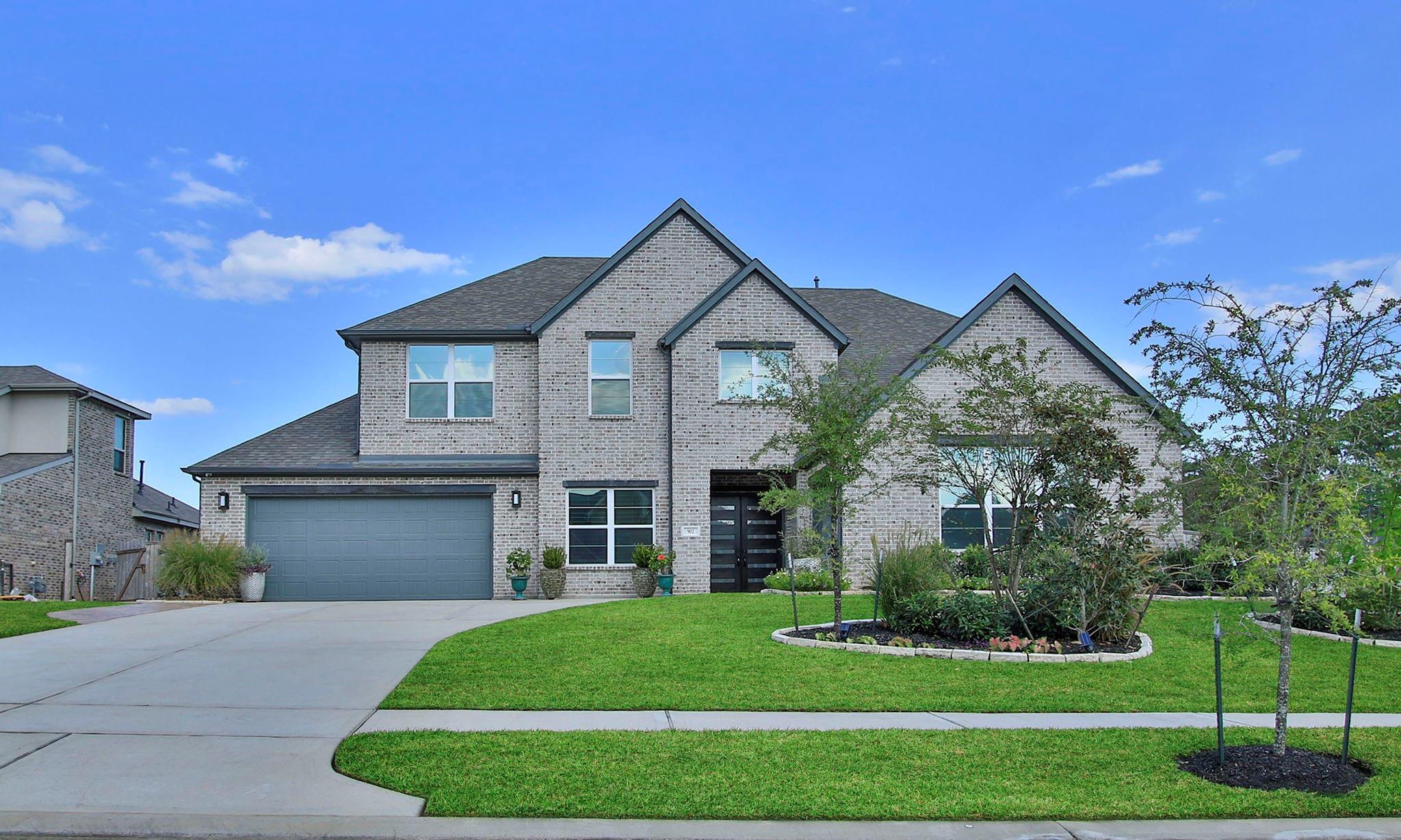 902 Falcon Hollow Lane