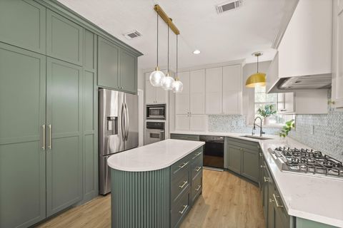 Photo of 1017 Oak Knoll Court, Sugar Land, TX 77498 (MLS # 54913347)