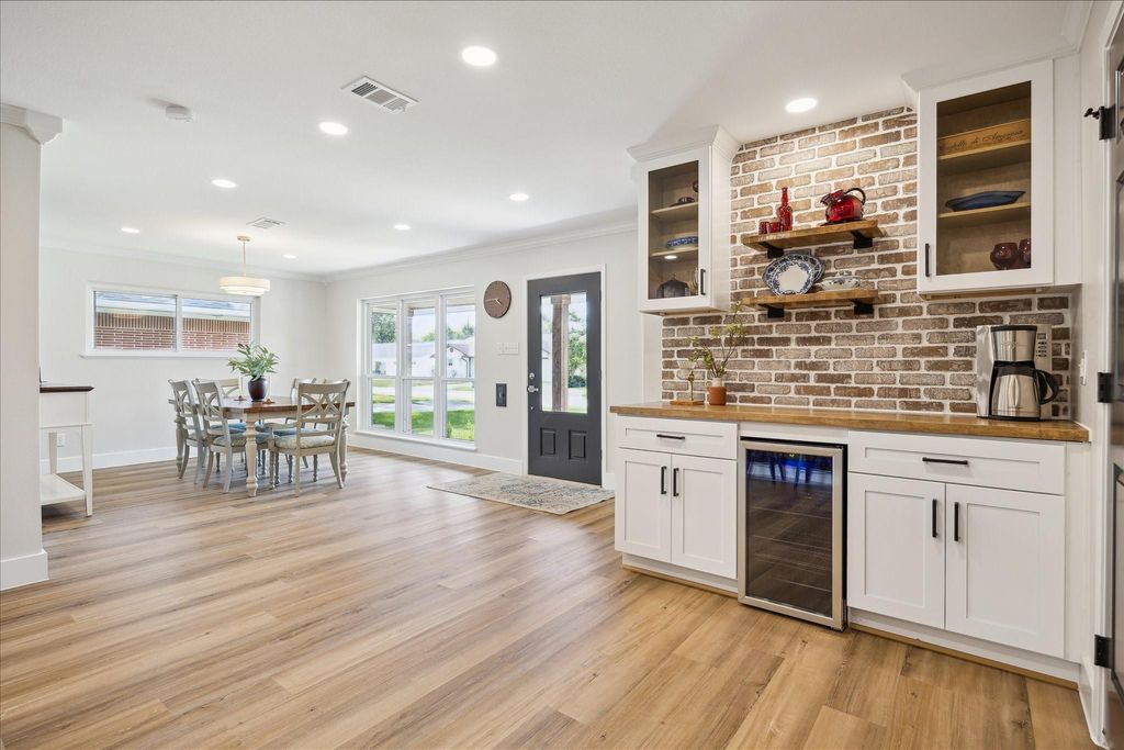 Photo of 1834 Millwood Drive, Houston, TX 77008 (MLS # 32060648)