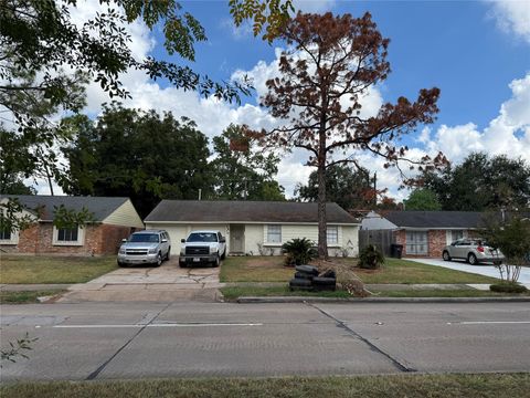 Photo of 5810 W Airport Blvd Blvd, Houston, TX 77035 (MLS # 40528304)