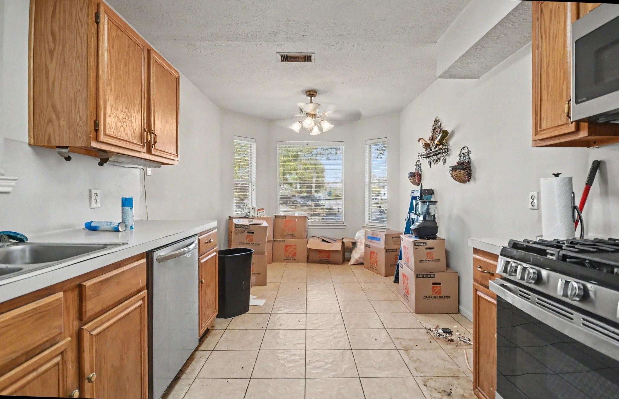 2914 Overland Trail