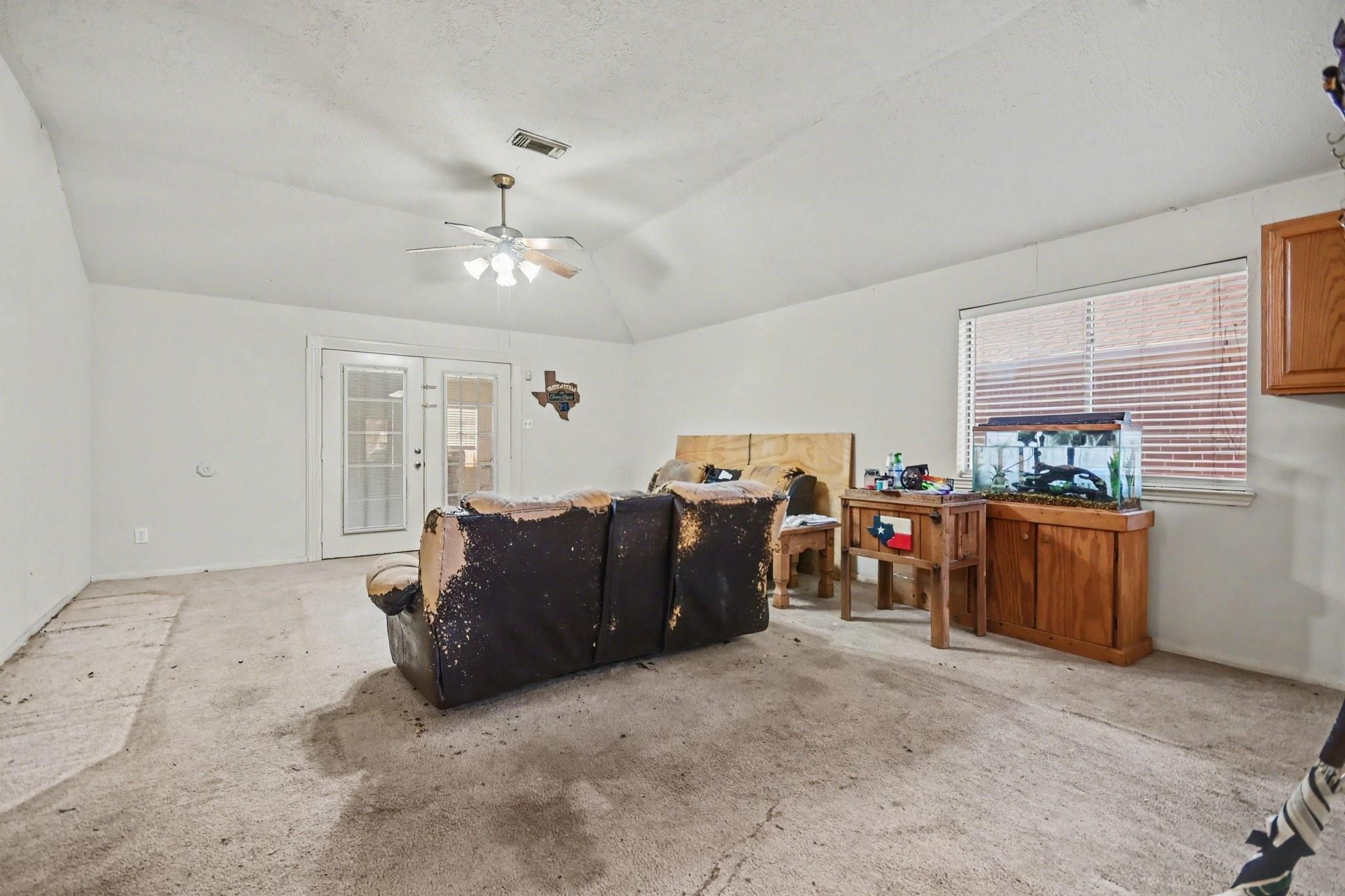 2914 Overland Trail