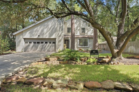 Photo of 41 Eagle Court, The Woodlands, TX 77380 (MLS # 82157190)