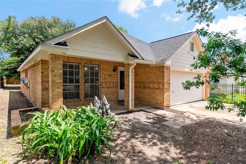 Photo of 8003 Swiftwater Lane, Houston, TX 77075 (MLS # 81372062)