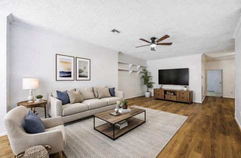 Photo of 9410 Stonehouse Lane, Houston, TX 77025 (MLS # 28076741)