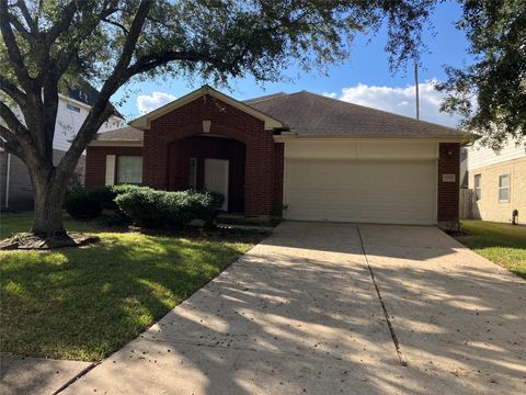Photo of 3402 Pebble Beach Lane, Pearland, TX 77584 (MLS # 26994033)