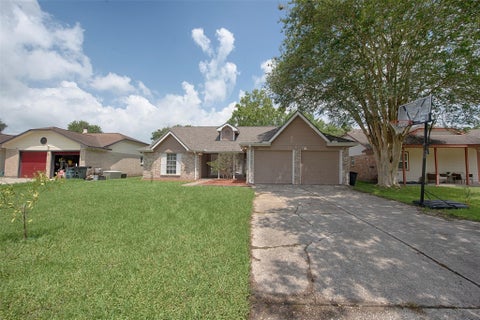 Photo of 2914 Tarpon Drive, League City, TX 77573 (MLS # 52420146)