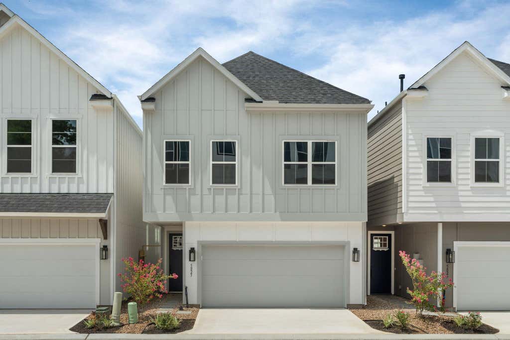 Photo of 5815 Highland Sun Lane, Houston, TX 77091 (MLS # 87445087)