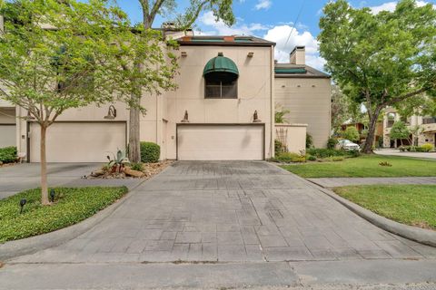 Photo of 5084 Augusta Street, Houston, TX 77007 (MLS # 85231986)