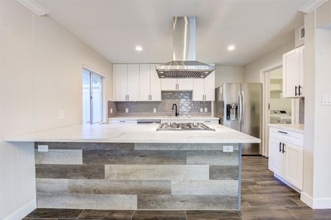 Photo of 6364 Briar Rose Drive #178, Houston, TX 77057 (MLS # 52050150)