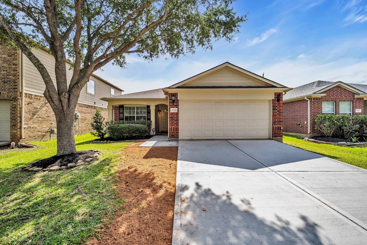 5734 Baldwin Elm Street