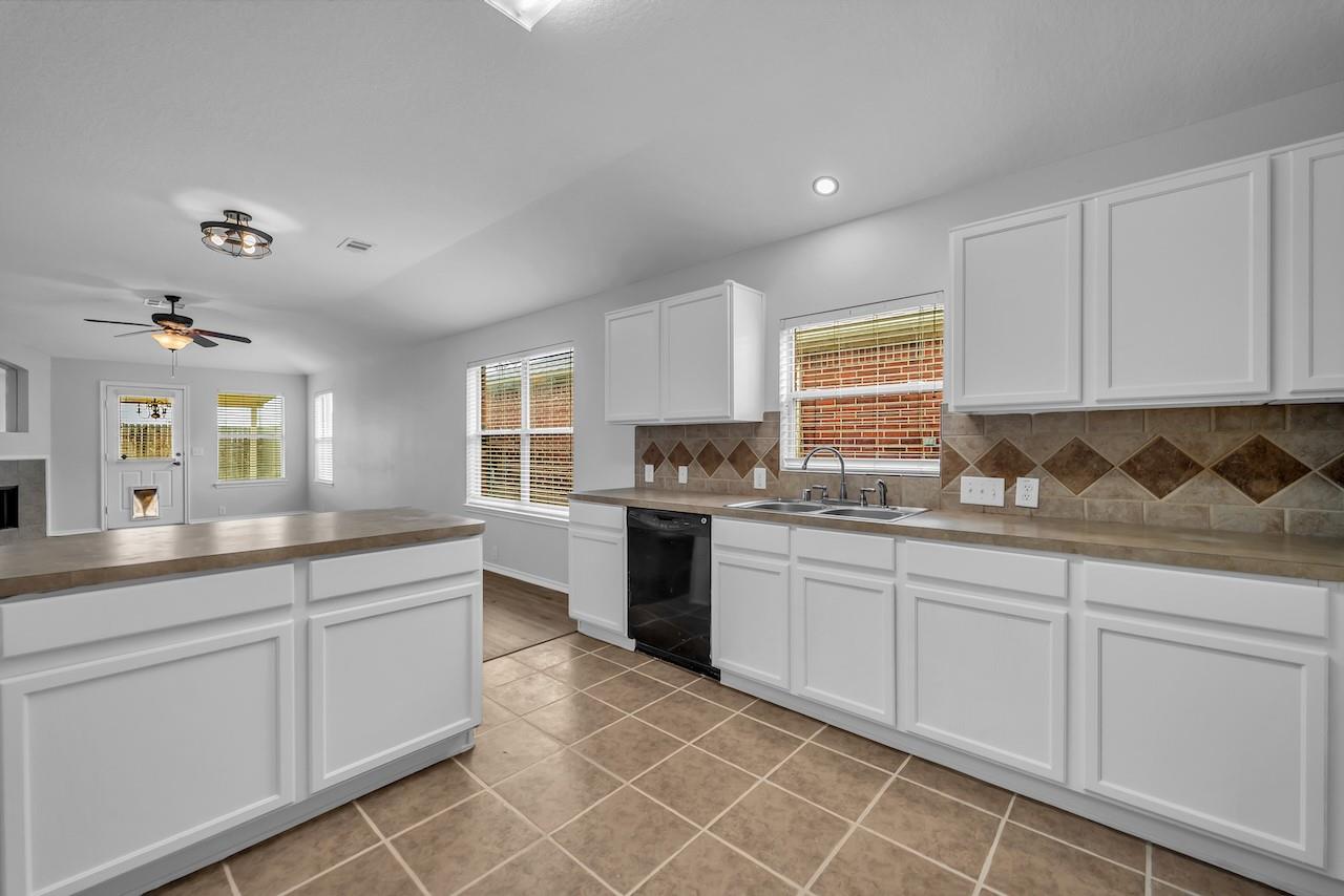 5734 Baldwin Elm Street