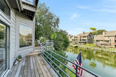 Photo of 18201 Sandy Cove Cv, Houston, TX 77058 (MLS # 74367119)