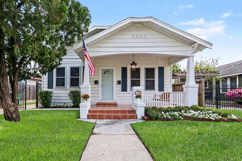 Photo of 1118 Peddie Street, Houston, TX 77009 (MLS # 72787600)