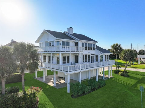 Homes For Sale - 14407 Spyglass Circle<br/> Galveston, TX 77554