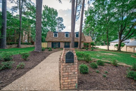 Photo of 1503 Waterlily Lane LN, Longview, TX 75604 (MLS # 92839880)