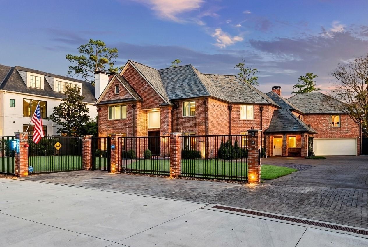 37 E Broad Oaks