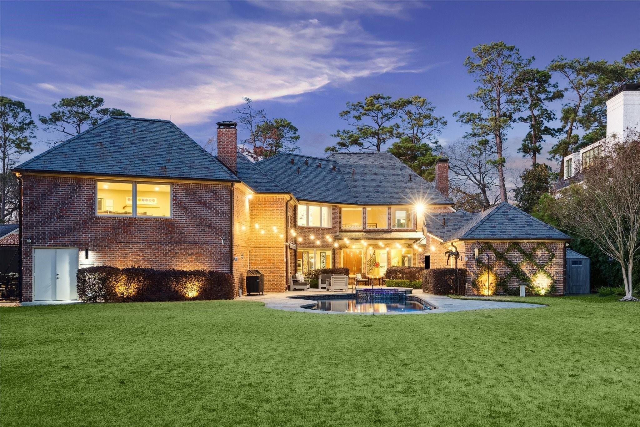 37 E Broad Oaks