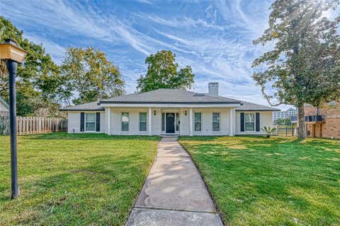 Photo of 1310 Antigua Lane, Houston, TX 77058 (MLS # 48118108)