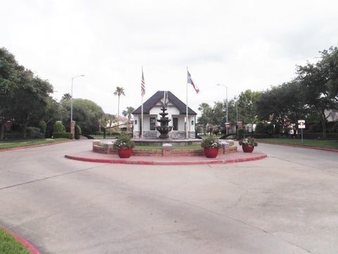 Photo of 1722 Parklake Village Circle, Katy, TX 77450 (MLS # 44968076)