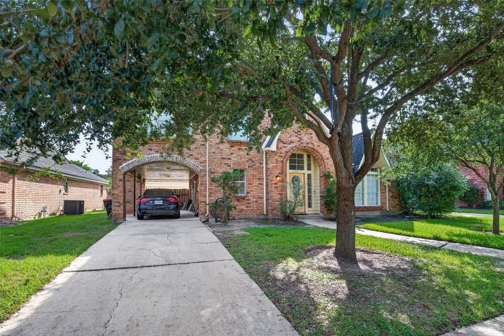 Photo of 14811 Charlmont Drive, Houston, TX 77083 (MLS # 45411854)