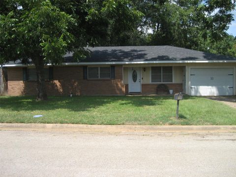 Photo of 105 Lakeway Drive, Crockett, TX 75835 (MLS # 10243811) Photo of 105 Lakeway Drive, Crockett, TX 75835 (MLS # 10243811)
