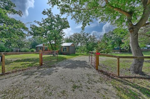 Homes For Sale - 515 Lakeview Lane<br/> Somerville, TX 77879