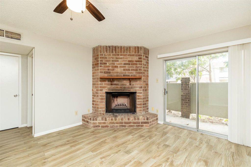 Photo of 2800 Jeanetta Street #2805, Houston, TX 77063 (MLS # 54538095)