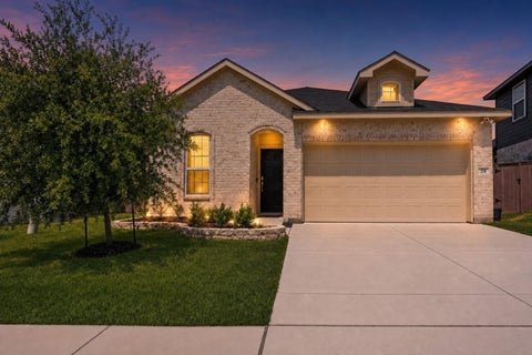 Photo of 214 Water Grass Trail, Clute, TX 77531 (MLS # 77415290)