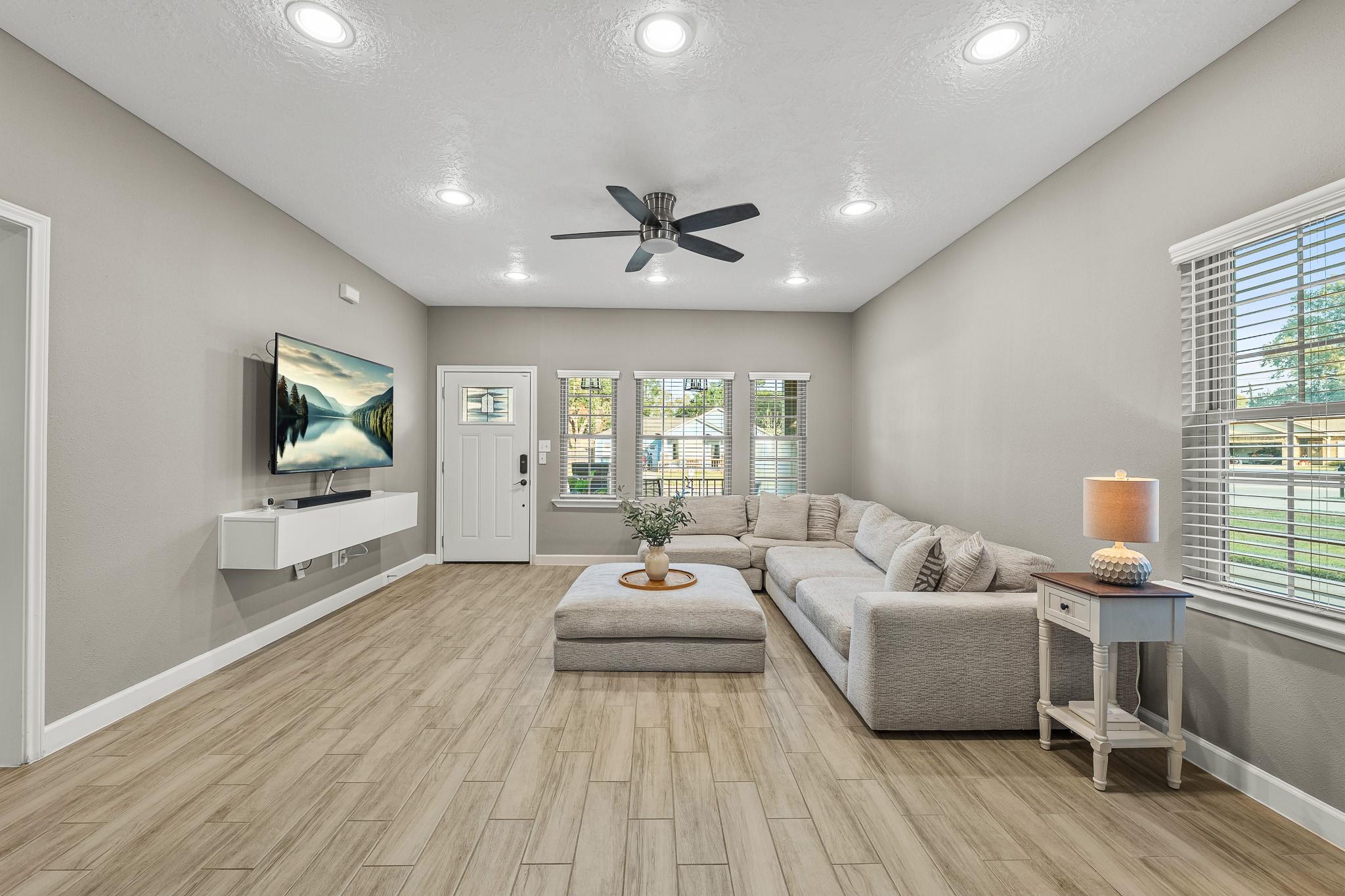 12518 Gulf Coast Drive